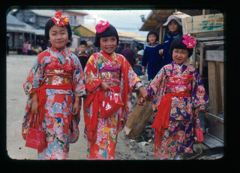 冲绳女孩的 和服，大约1950年
