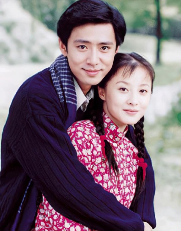 2001年，电视剧《情深深雨蒙蒙》剧照2001年，电视剧《情深深雨蒙蒙》剧照