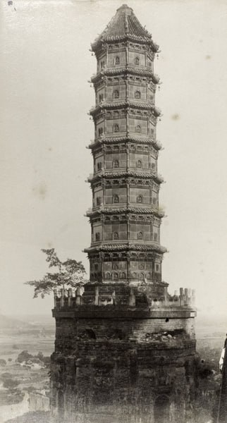 1870-1890年，北京香山公园昭庙琉璃塔