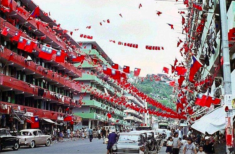 1960年香港，双十节期间的街景