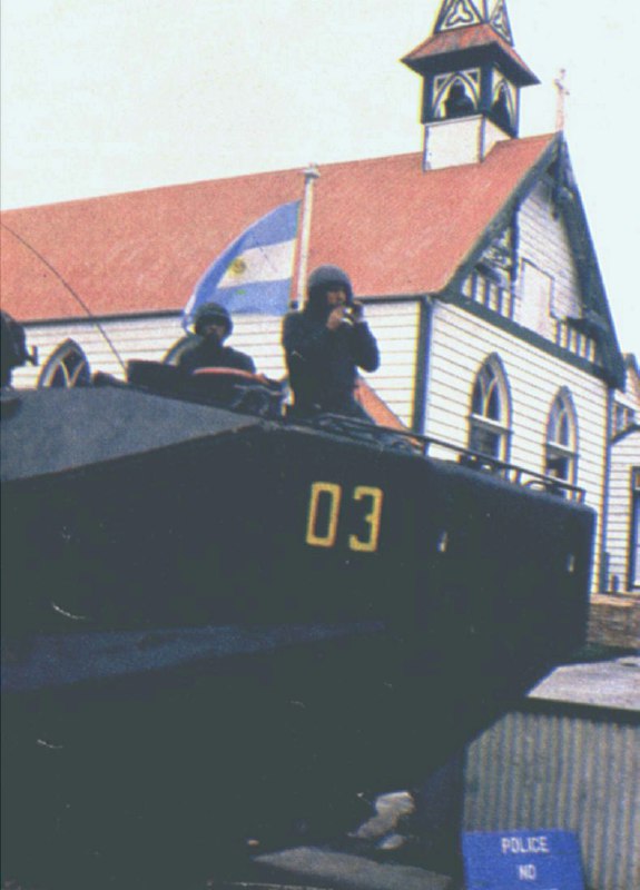 1982年4月2日，在斯坦利的阿根廷海军步兵AAV