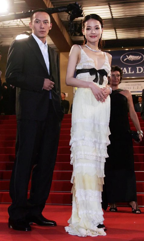 #名人 2005年，戛纳电影节红毯，舒淇和张震