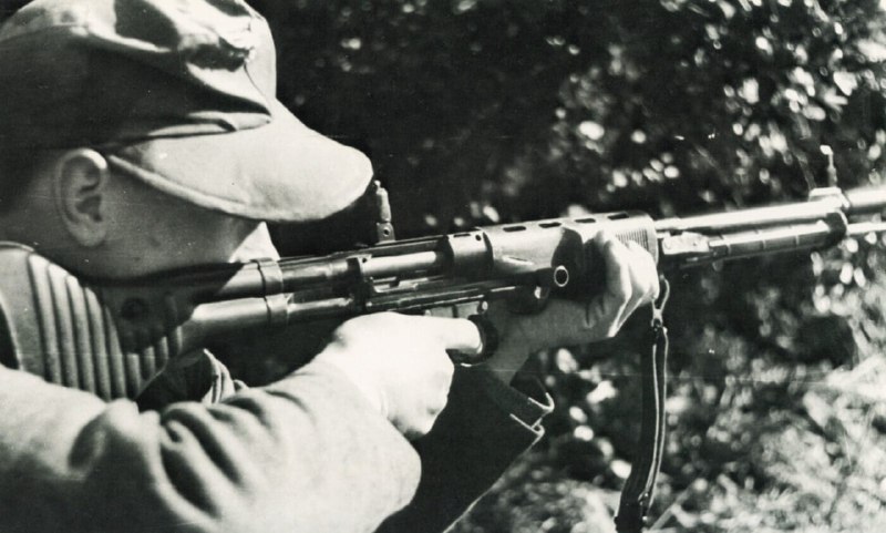 FG-42：令人印象深刻的二战肩扛步枪