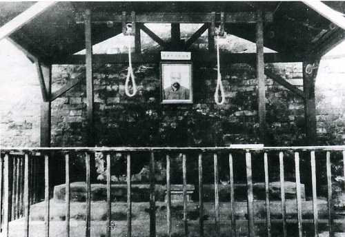 图一，1927年4月28日，奉系军阀张作霖在北京绞杀了李大钊