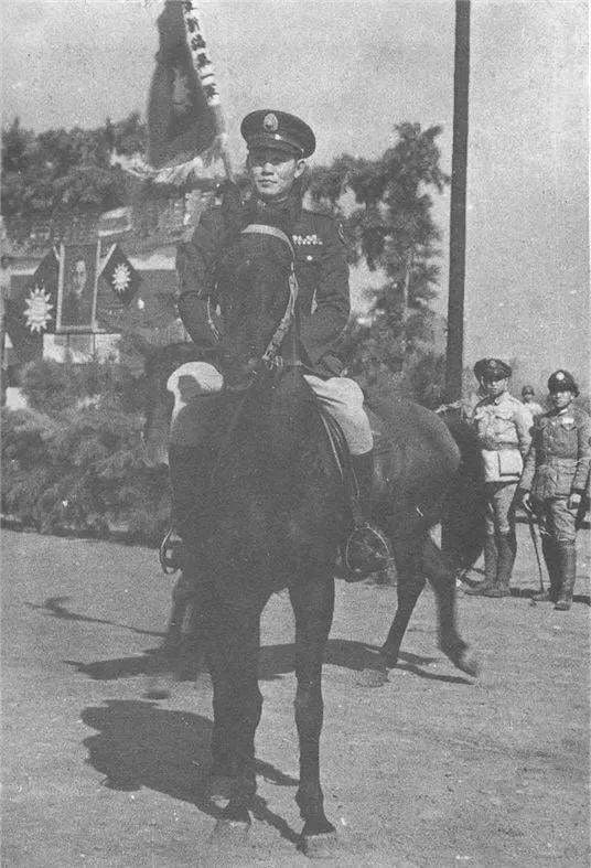 孙立人（1900年12月8日—1990年11月19日），安徽庐江人，中华民国陆军二级上将，孙是以客攻主、以少战多、以弱敌强而皆能克敌致胜的名将