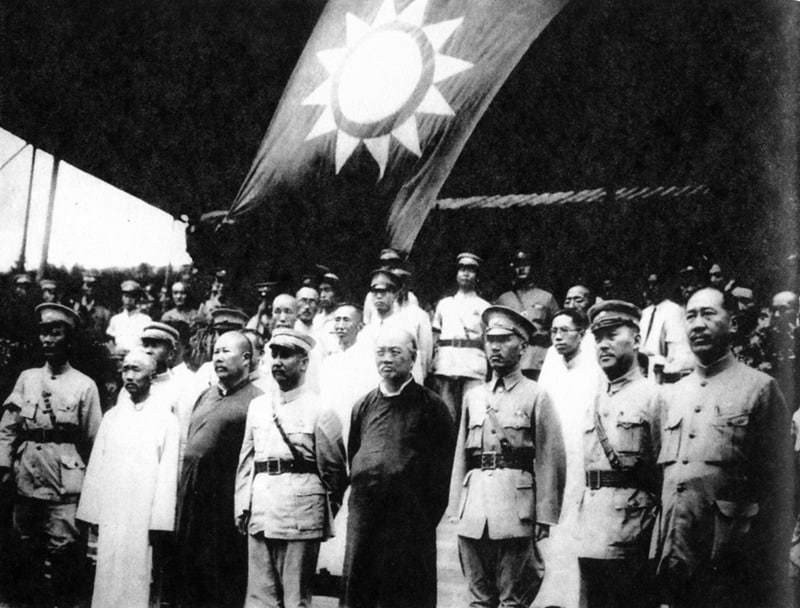1928年北伐战争后，中国将军们在中山陵