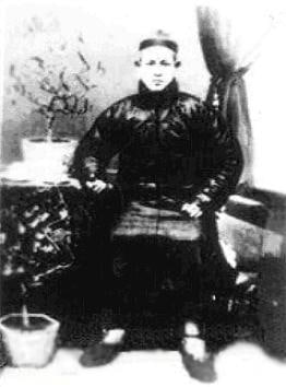 程廷華 （程派八卦掌的创始人）生于1848年中国河北沈县风格：甩脚，八卦掌师为：董海川 (中国著名的八卦掌创始人)职业：中国武术艺术家著名的学生高義盛（程派高氏八卦掌的创始者）孙禄堂（孙式太极拳合一艺术的祖先）死亡：程廷华在八国联军入侵北京的义和团运动中被杀(1900)