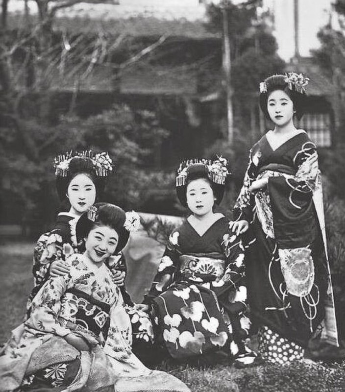 1930-1935年间 #日本 京都的艺妓和舞妓 #历史1930-1935年间 #日本 京都的艺妓和舞妓 #历史