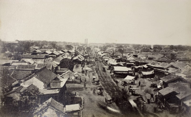 1870-1890年，从崇文门（或哈达门）看内城鞑靼城