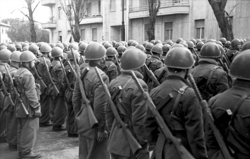 RSI（意大利社会共和国）士兵，1944 年 3 月