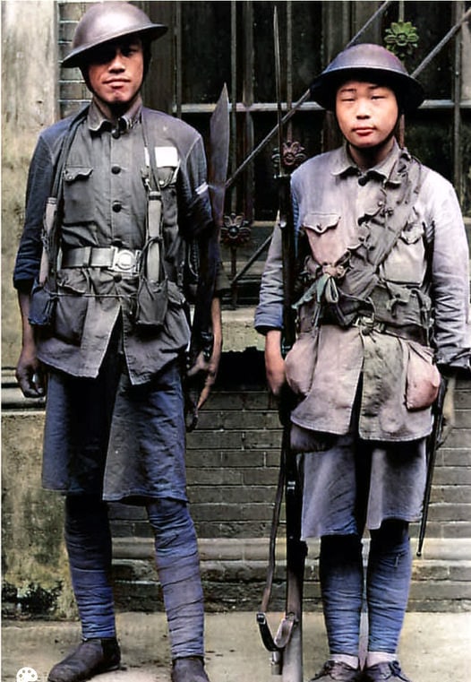 1937年，民國26年，淞滬會戰中的中國士兵 #历史