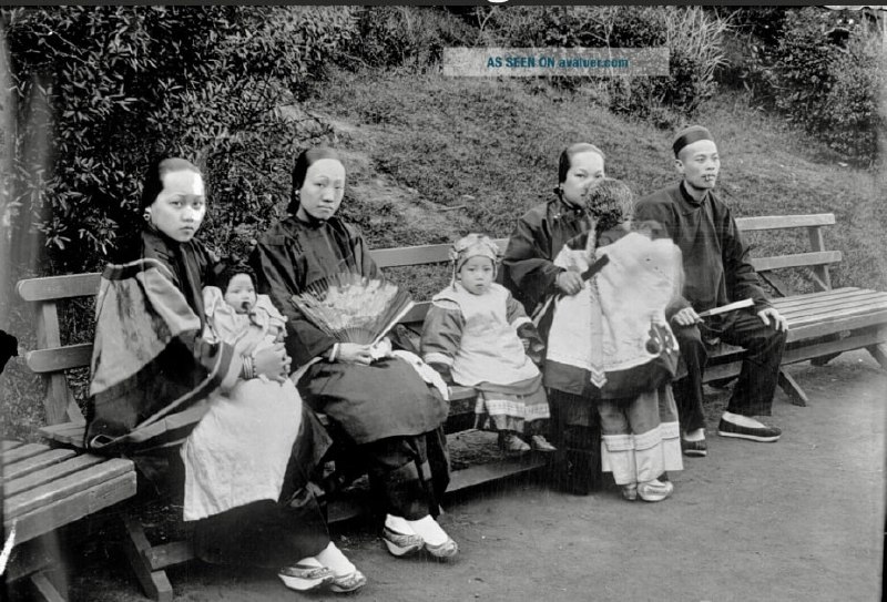 1900年，生活在美国的华人妇女