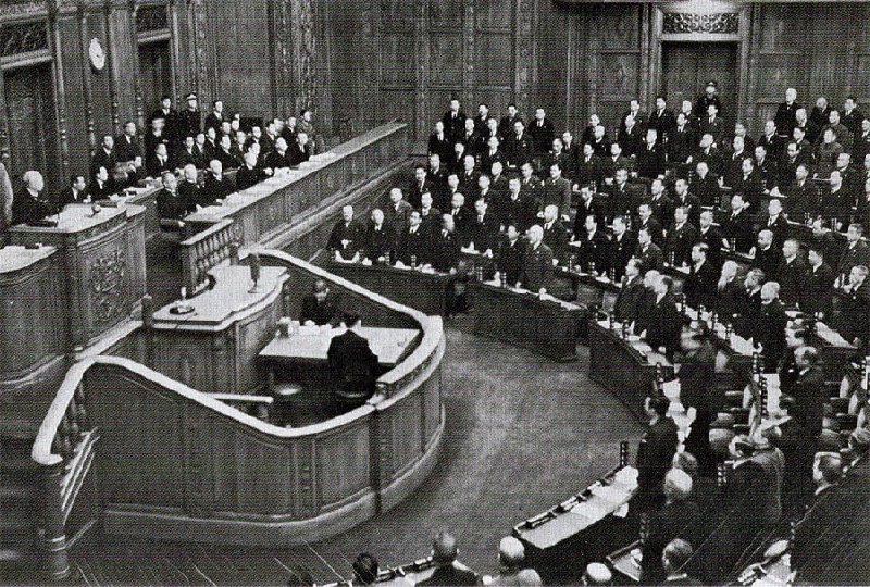 1940年12月底召开日本第76帝国议会参议院全体会议，次年3月闭幕