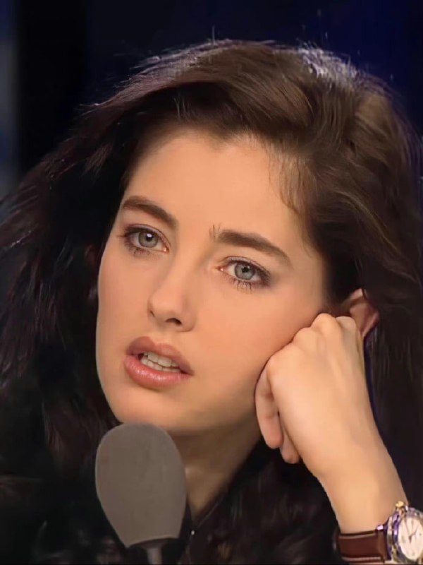 #名人 29岁时的克里斯蒂亚娜·耶里 Cristiana Réali ​​​