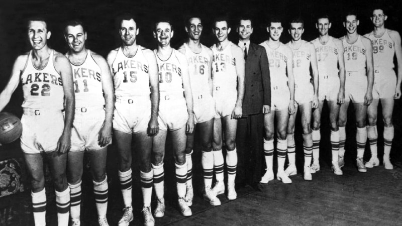 NBA冠军1950年，明尼阿波利斯湖人队夺得 NBA 冠军